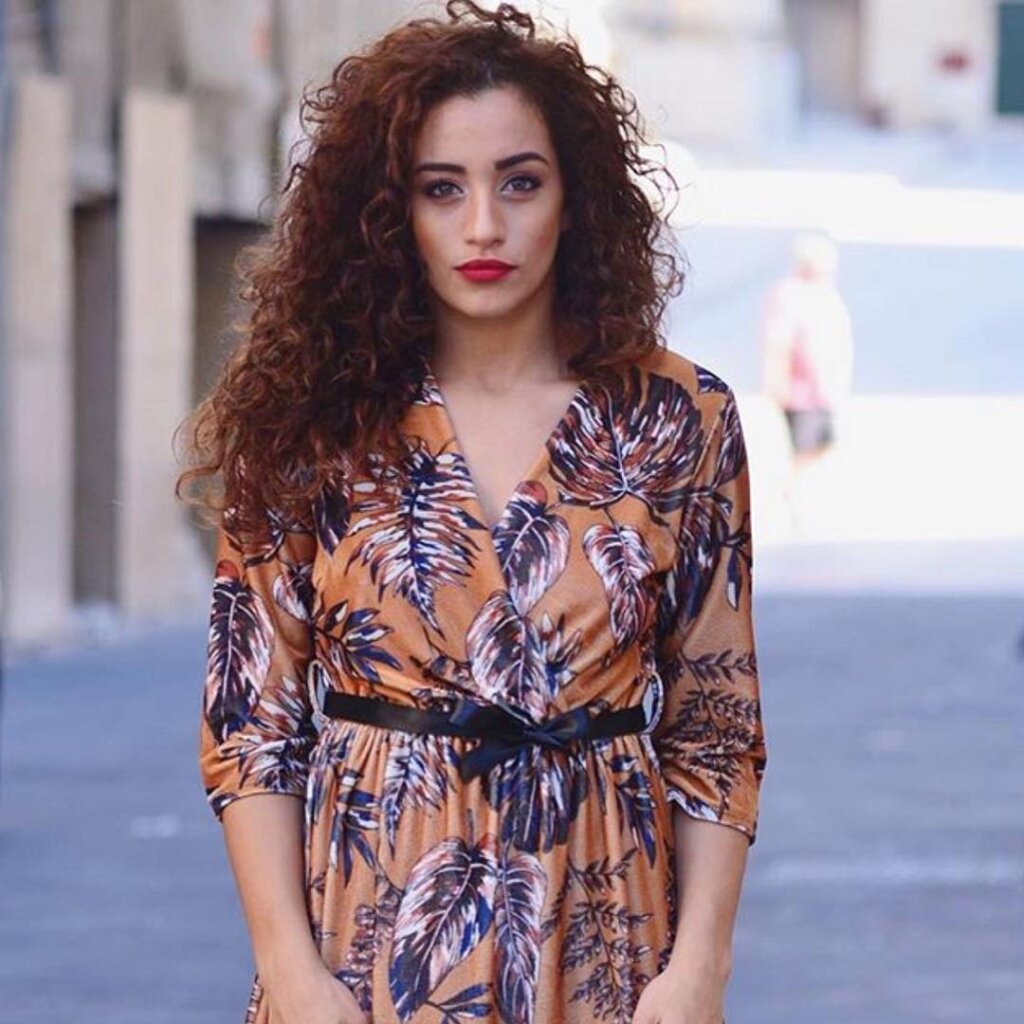 meet a Maltese woman
