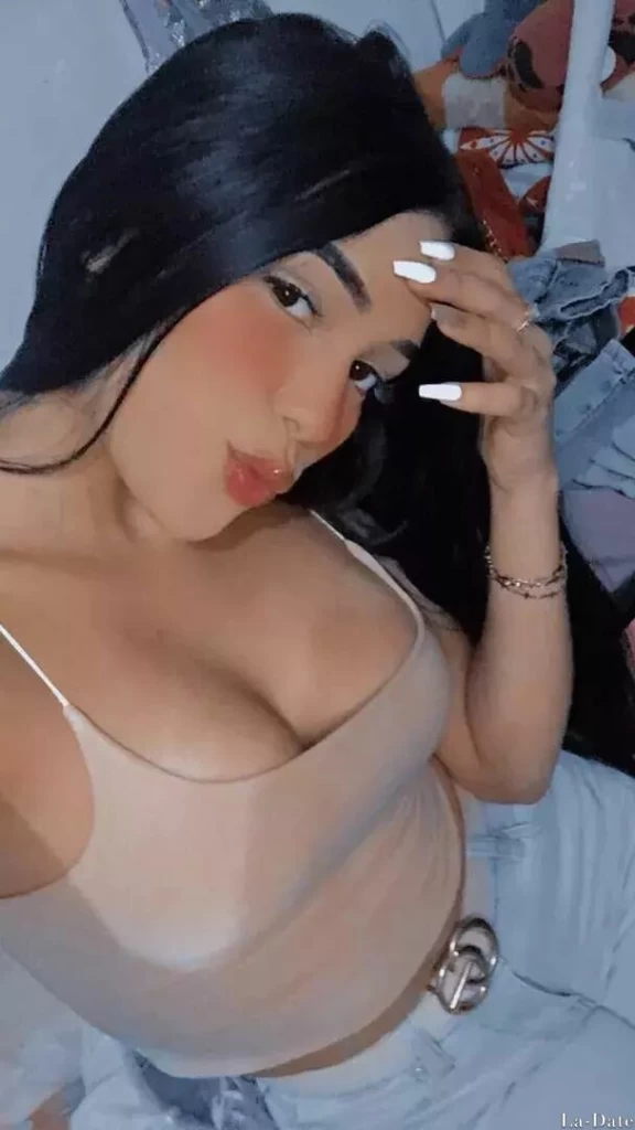 Stefany, 18