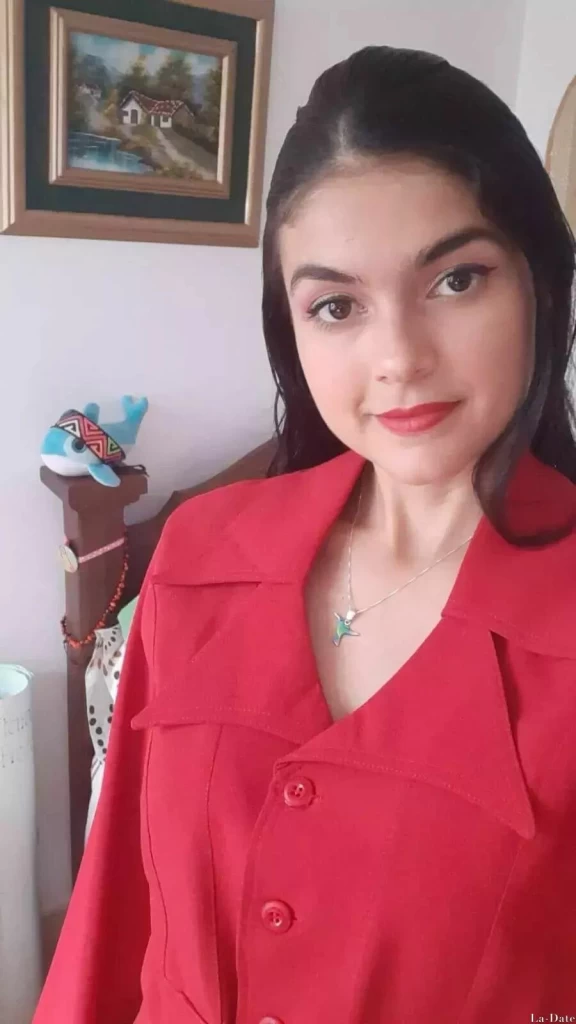 Manuela, 29
