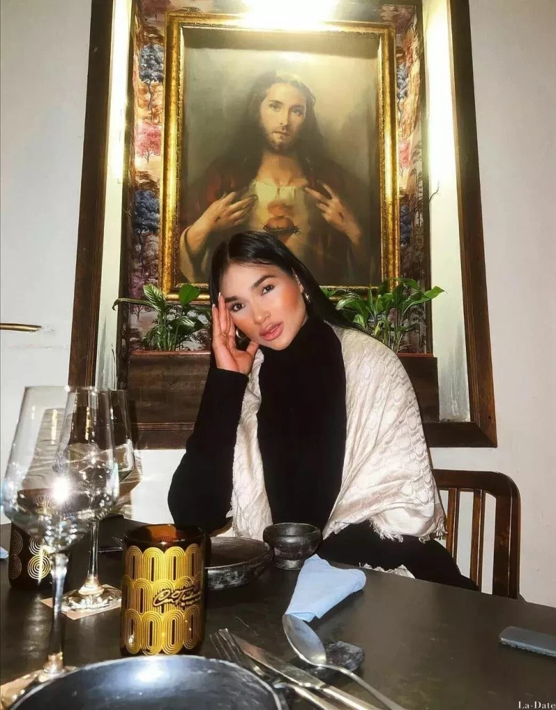 Paola, 27