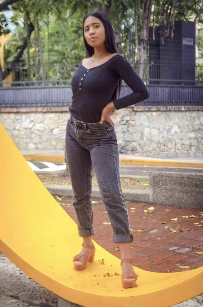 Gabriela, 24