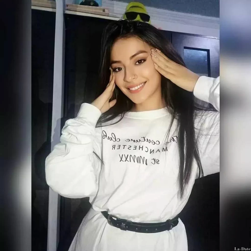 Jimena, 24