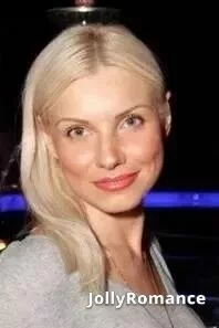 Anna, 40