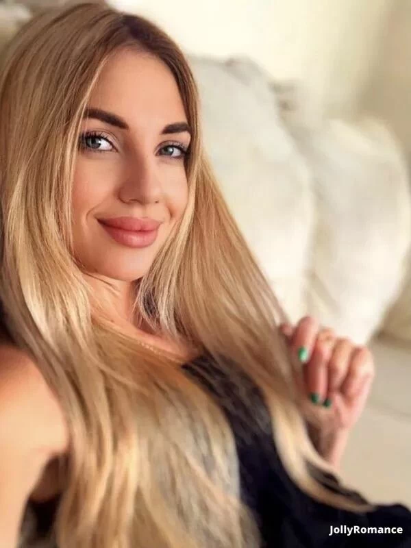 Vladyslava, 28