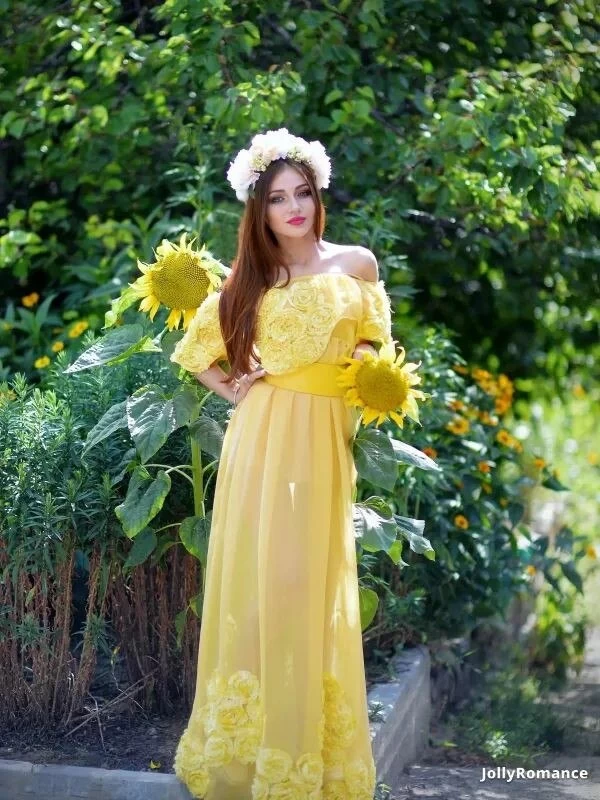 Ekaterina, 28