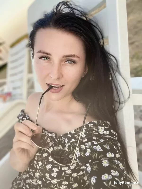 Anna, 32