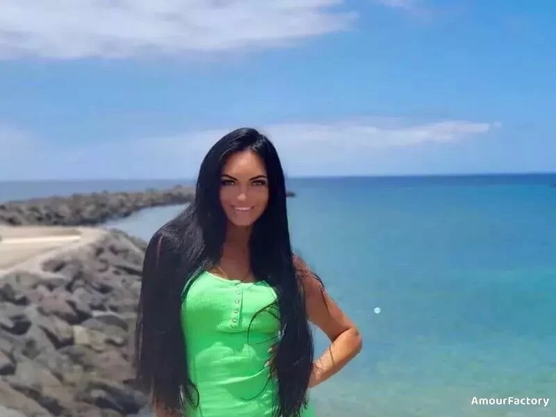 Ekaterina, 37