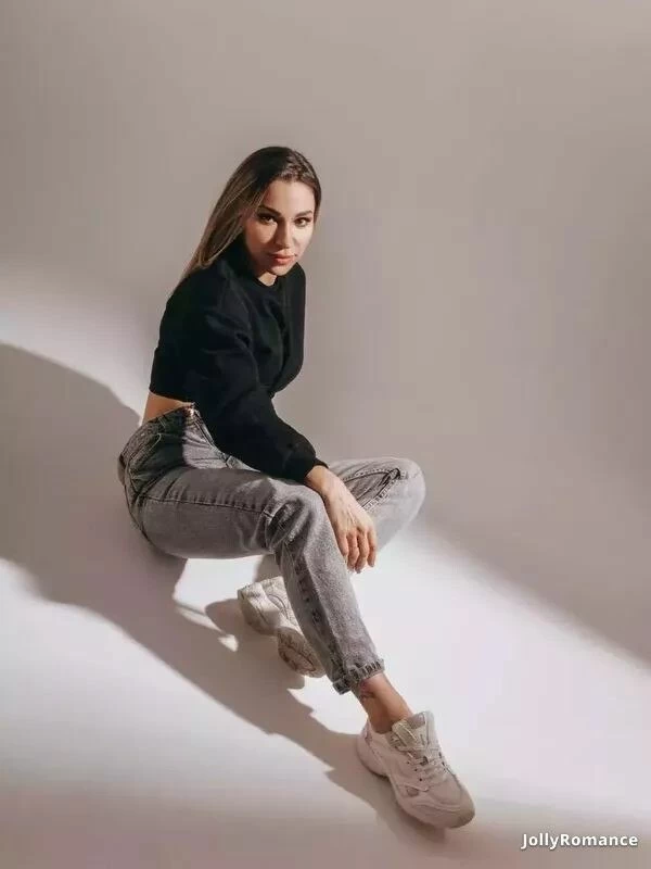 Valeria, 40