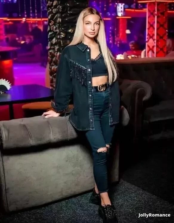 Alina, 28