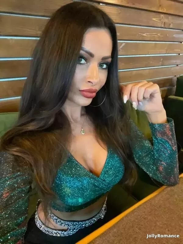 Natalia, 35
