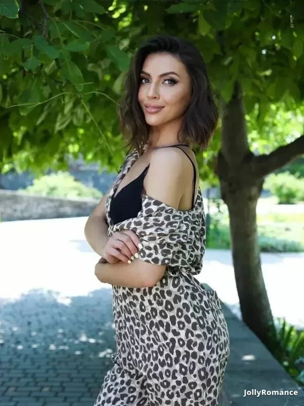 Victoriya, 30