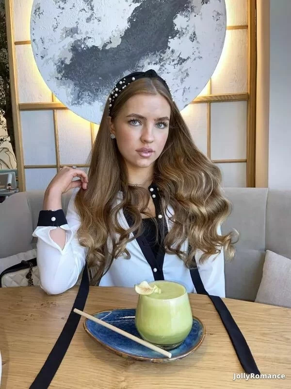 Olesya, 23
