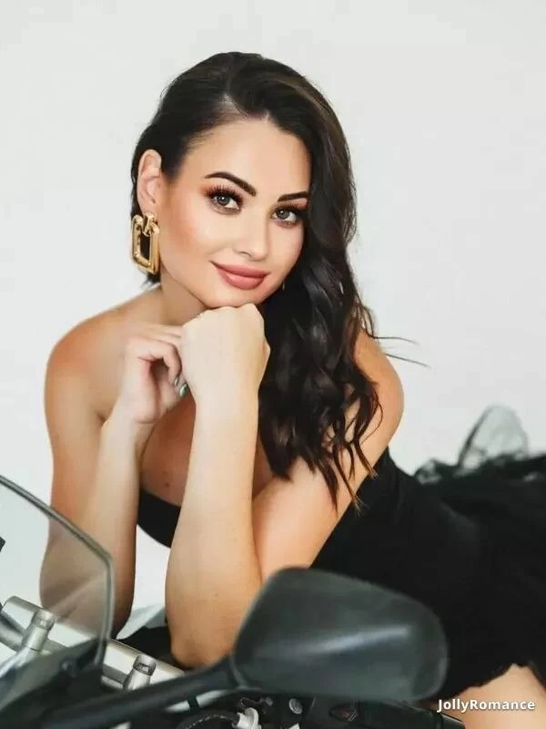 Irina, 32