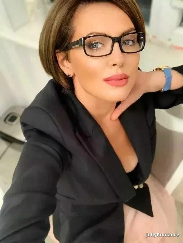 Irina, 42