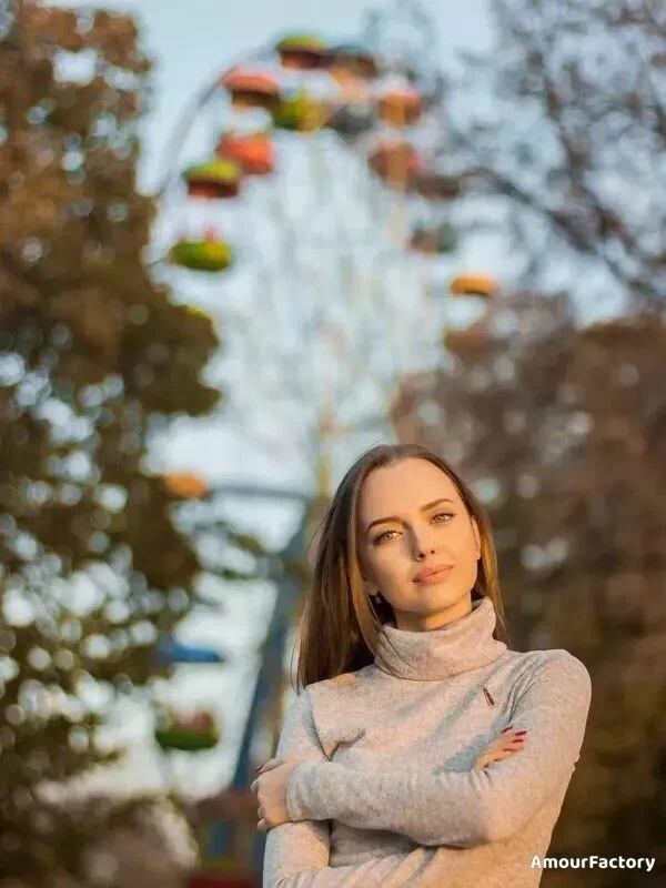 Vladyslava, 27