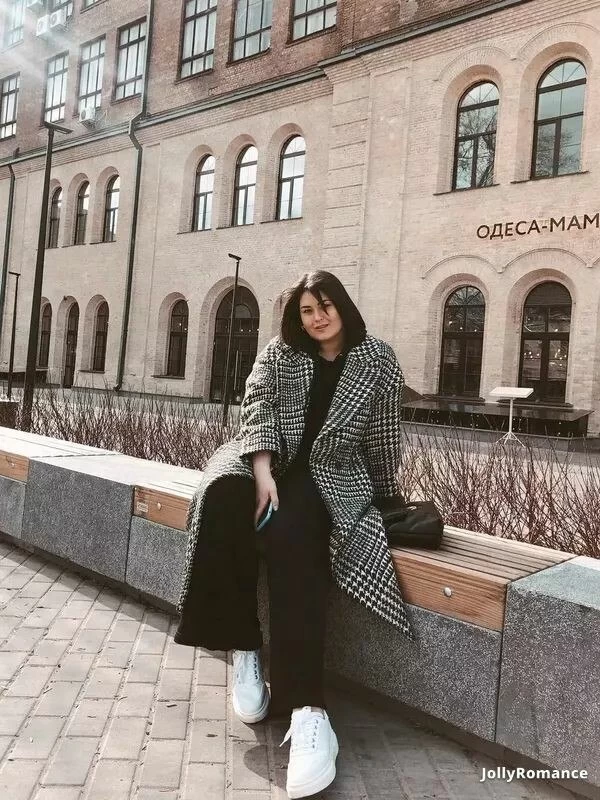 Angelina, 26