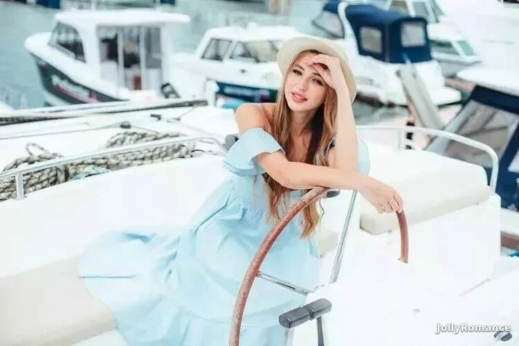 Anastasia, 28
