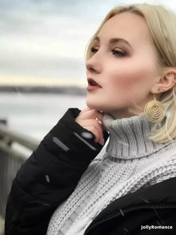 Darina, 22