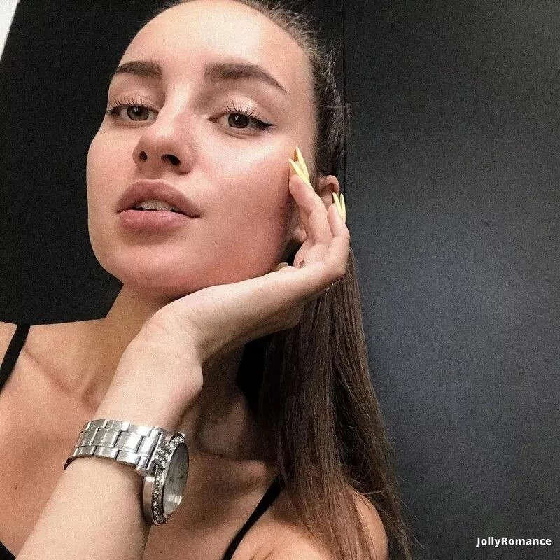 Anastasia, 21