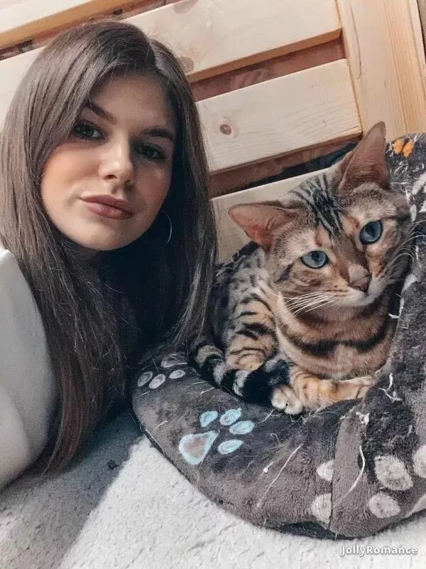 Lyubov, 22