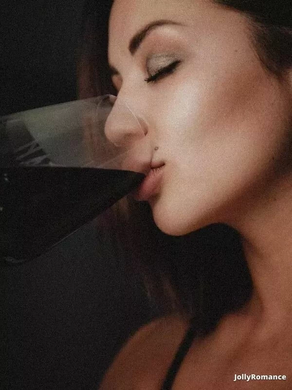 Kamila, 29