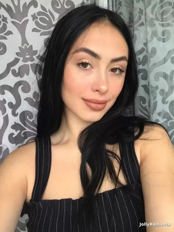 Dariya, 19