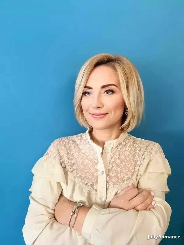 Elena, 48