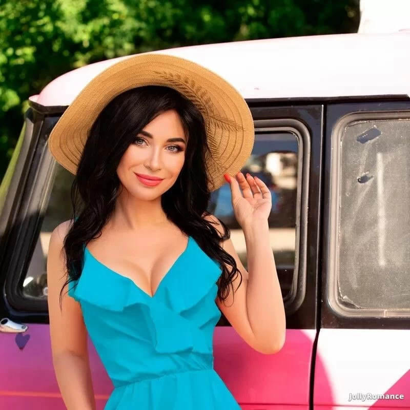 Iryna, 47