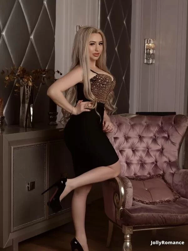 Viktoriya, 29