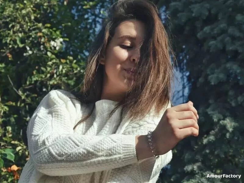 Sintiya, 20