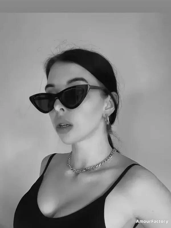 Maria, 23