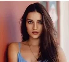 Natalia, 24