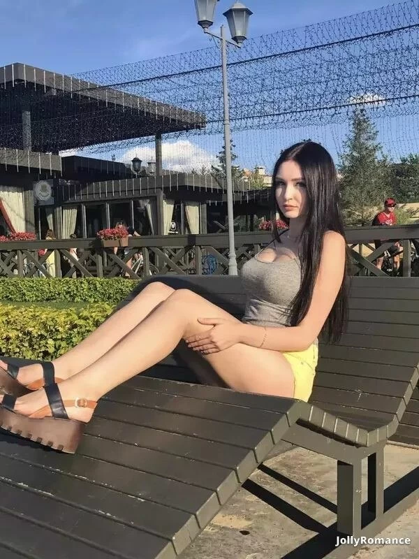 Lana, 23