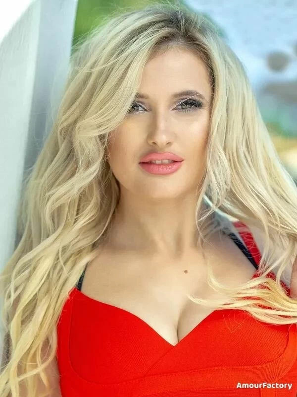 Marina, 31