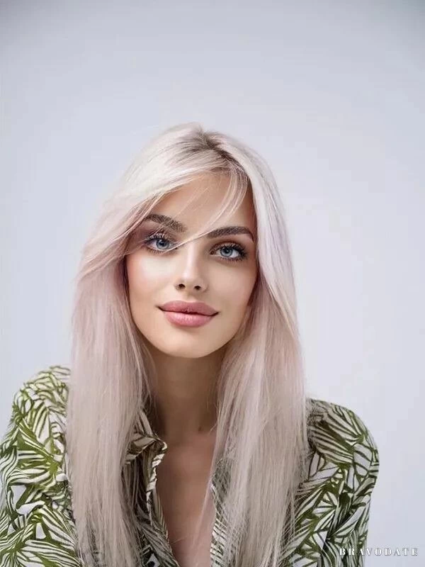 Daryna, 21