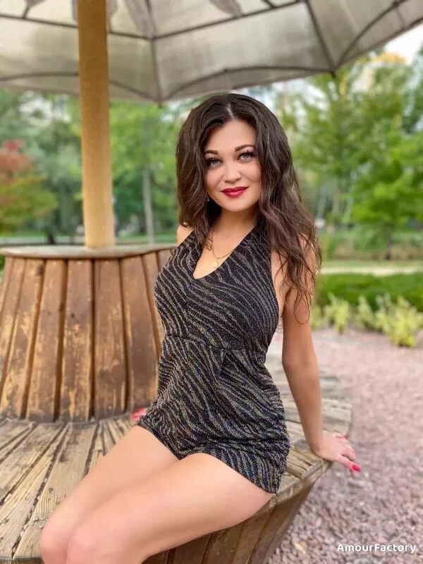 Elena, 36