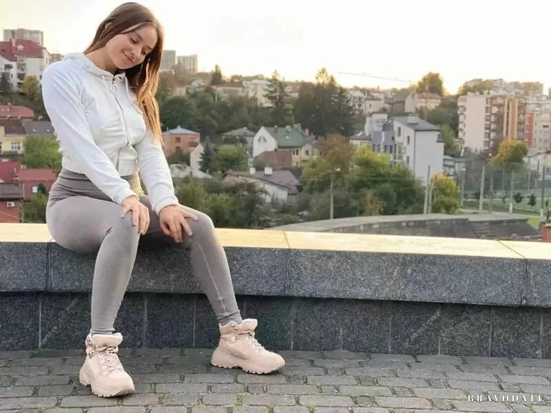 Inna, 24