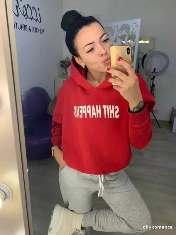 Alexandra, 22