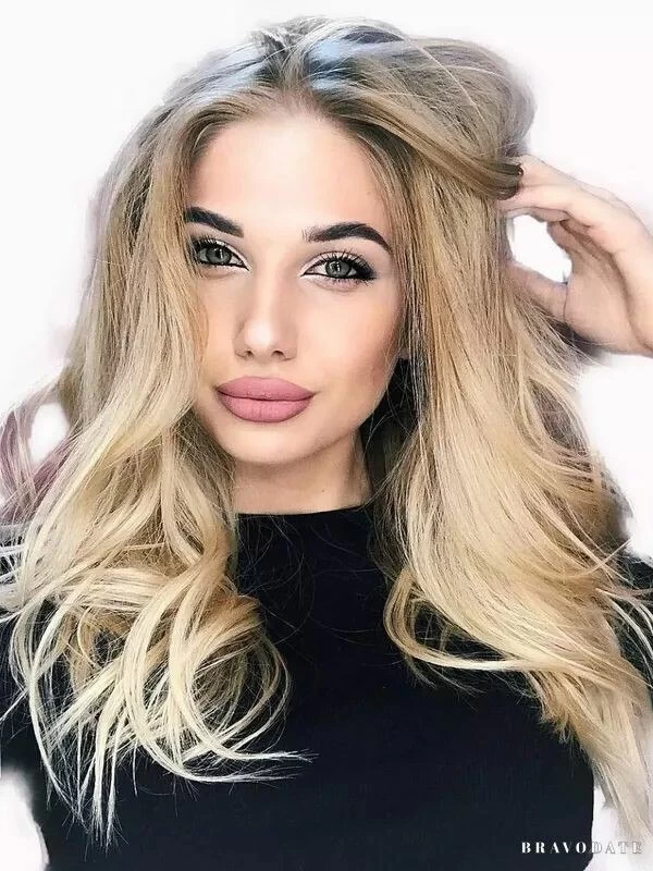 Aleksandra, 21