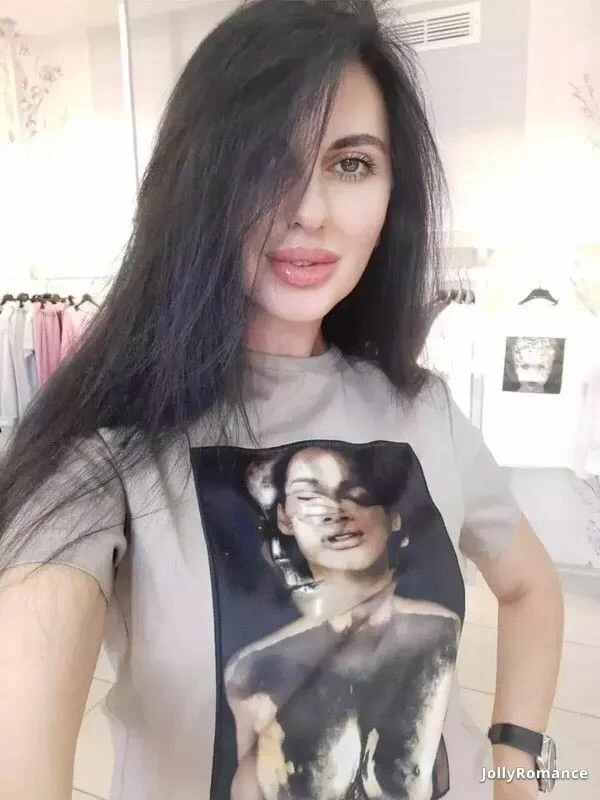 Katerina, 42