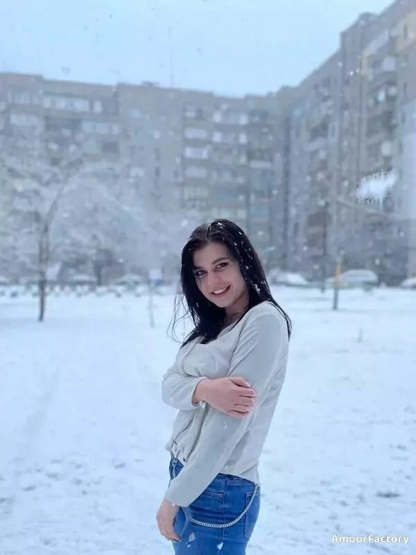 Diana, 23