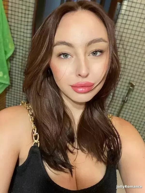 Ekaterina, 22