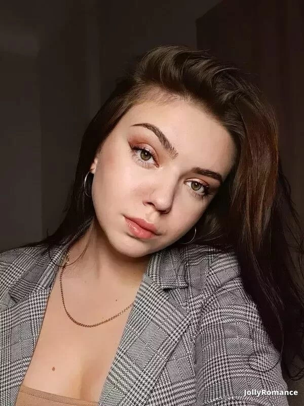 Christina, 19