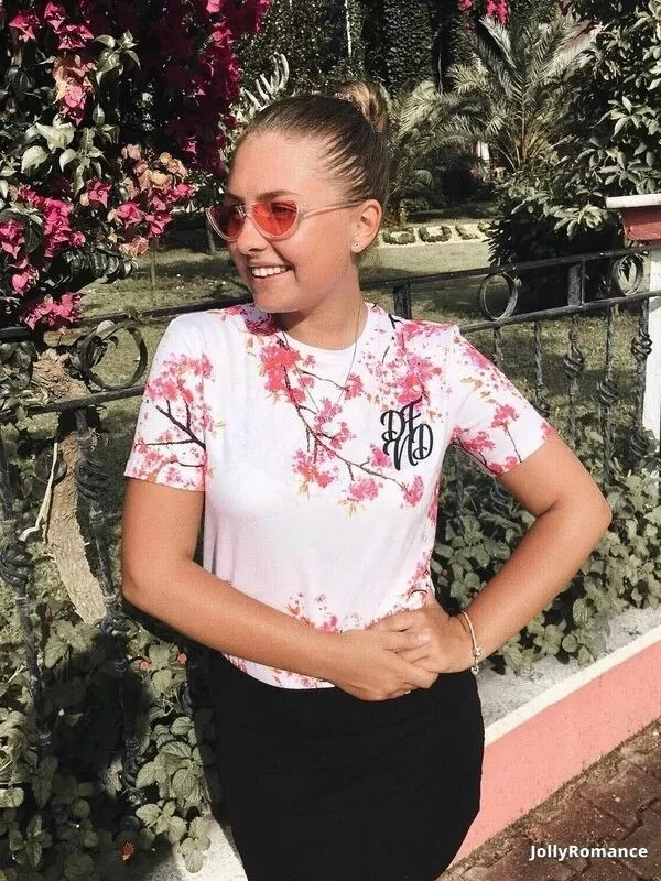Mariam, 25
