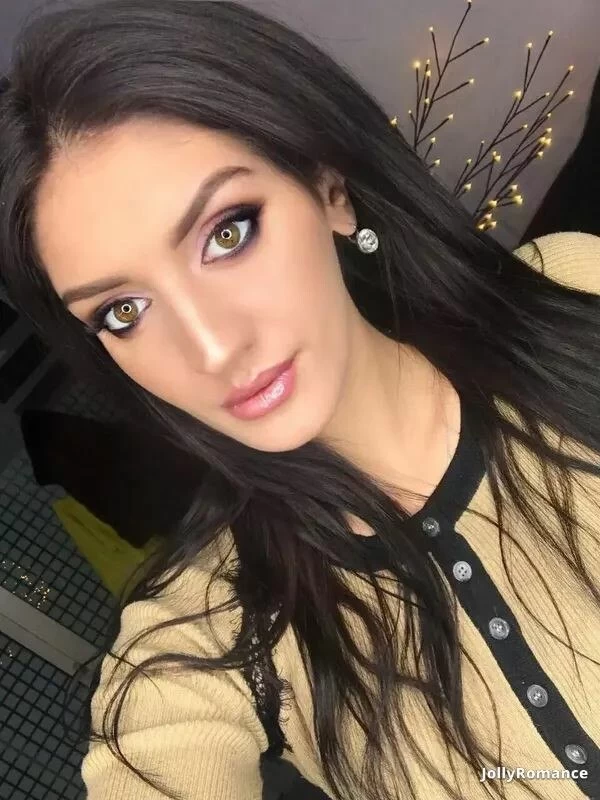 Anastasia, 28