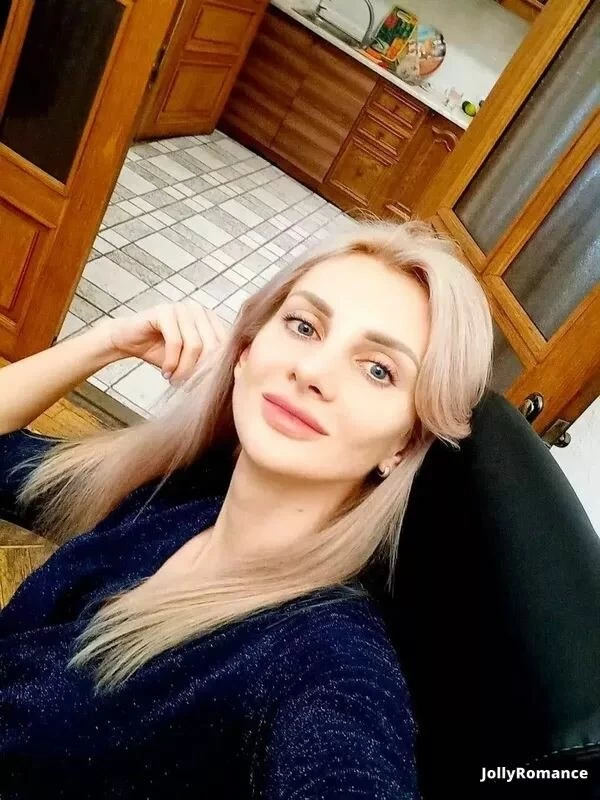 Marina, 38