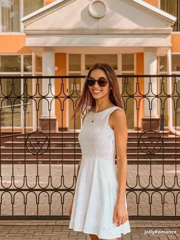 Valentina, 25