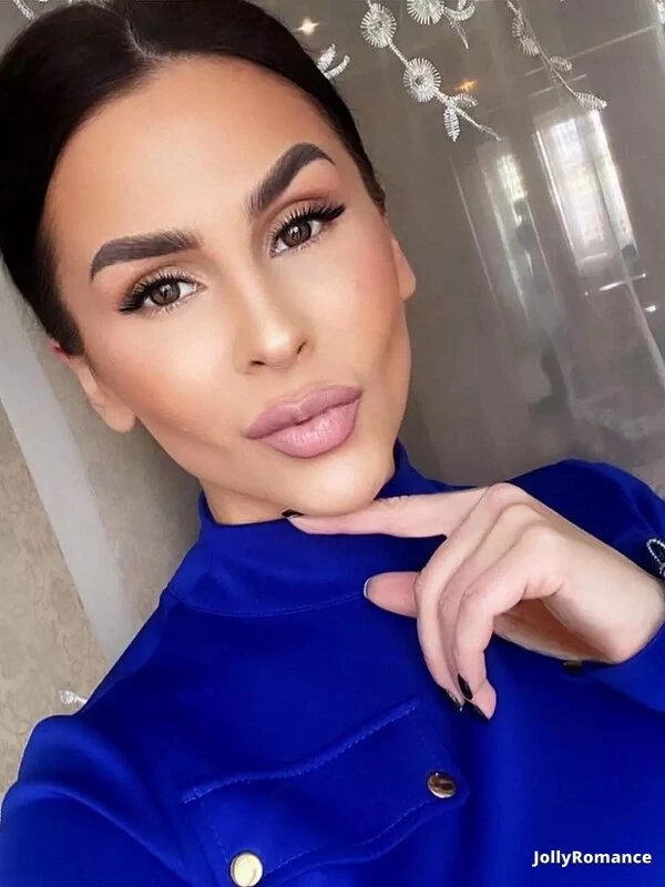 Maryna, 39