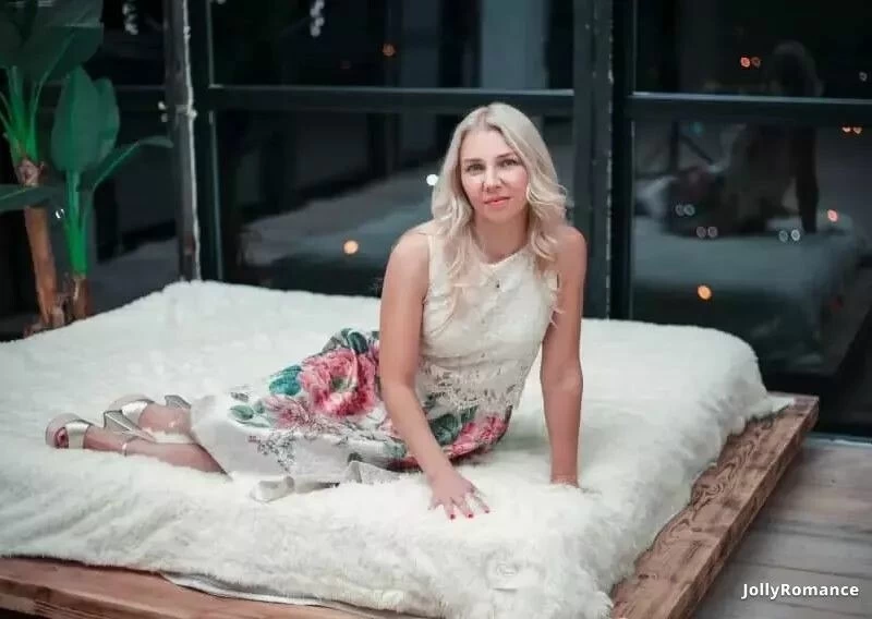 Tatiana, 46