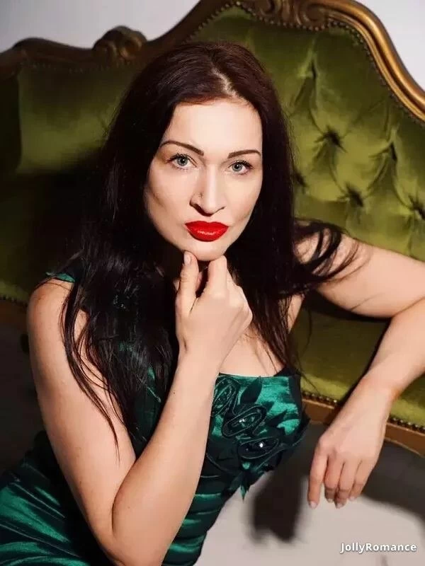 Julia, 46